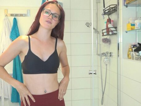 Bella-Klein: Kommst du mit mir in die Dusche ?