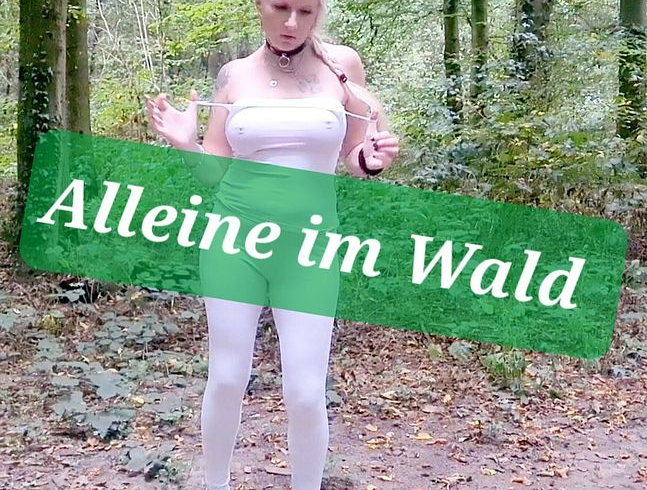 JuleRoxxX: Alleine im Wald